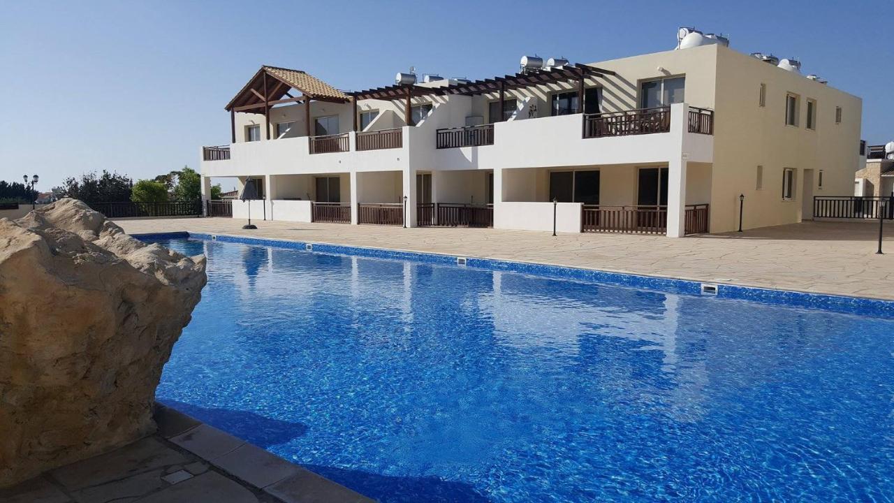 C5 Vanessa Poolside Apartment Peyia Exterior foto